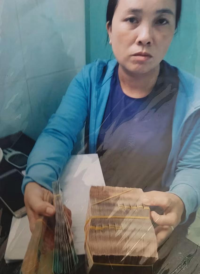 Lật tẩy những cuốn sổ đỏ, sổ hồng giả -0