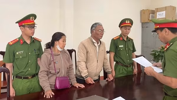 Vận động người dân quyên góp tiền “bôi trơn” dự án rồi chiếm đoạt