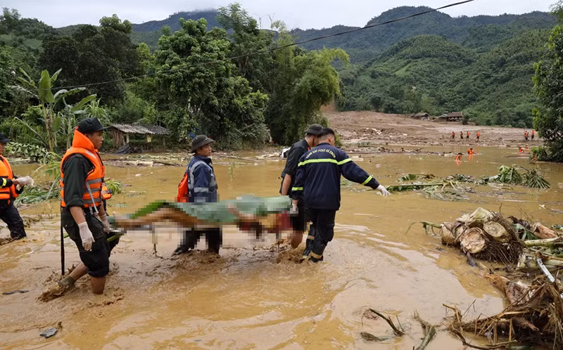 Tường thuật của phóng viên Báo CAND từ hiện trường vụ lũ quét kinh hoàng ở Làng Nủ -0