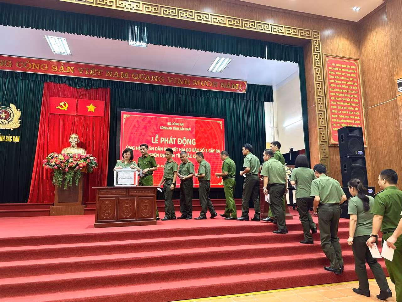 Công an Bắc Kạn khắc phục hậu quả, phát động ủng hộ người dân thiệt hại do bão số 3 -1