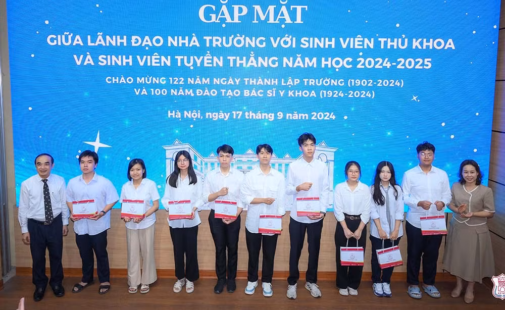 Lời khuyên bất ngờ của GS Tạ Thành Văn với sinh viên trường Y -0