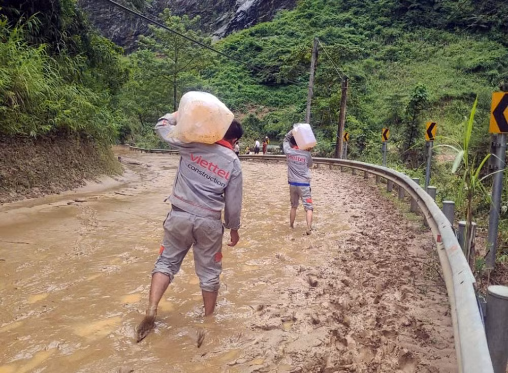 Chạy đua với thời gian để cứu người, cứu “sóng” -0