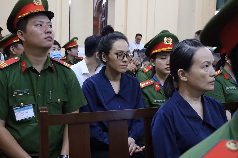 Vợ chồng bị cáo Trương Mỹ Lan lần thứ 2 ra tòa -0