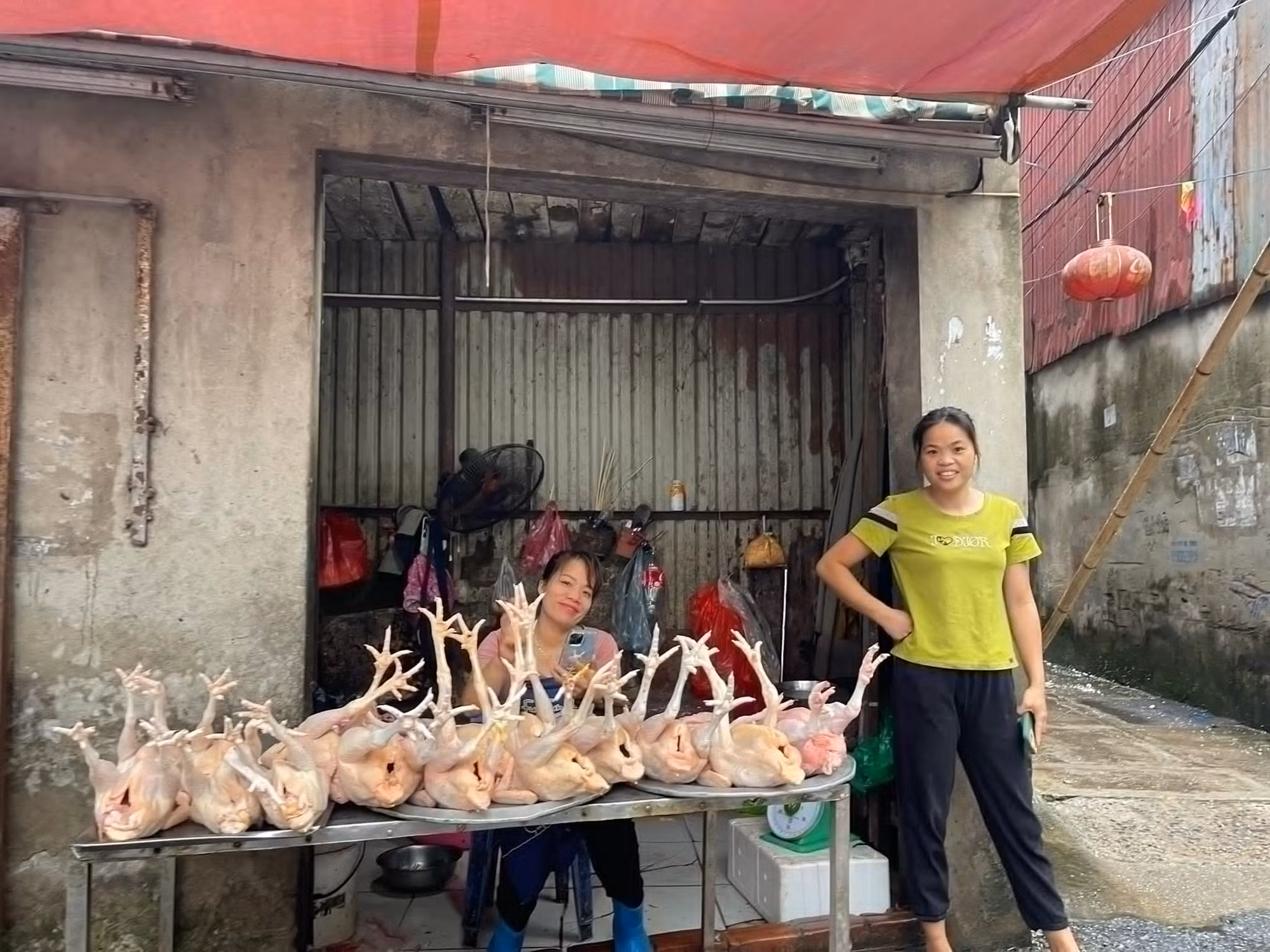 Không thiếu lương thực, thực phẩm nhưng cung ứng khó khăn do giao thông bị chia cắt -0
