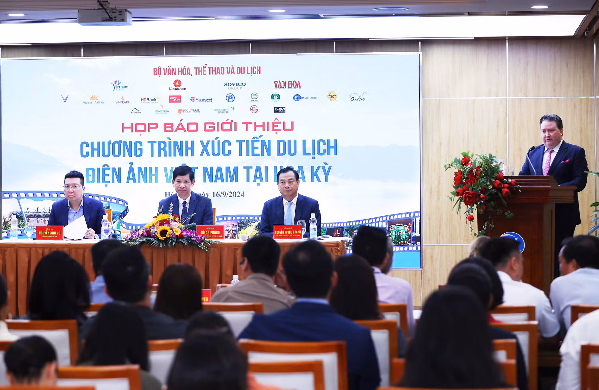 Nhiều nhà làm phim nổi tiếng thế giới sẽ dự sự kiện xúc tiến du lịch, điện ảnh Việt Nam tại Hoa Kỳ -0