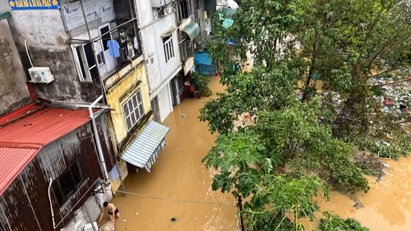 Lũ trên sông Hồng sẽ đạt đỉnh vào đêm nay, sau đó giảm dần