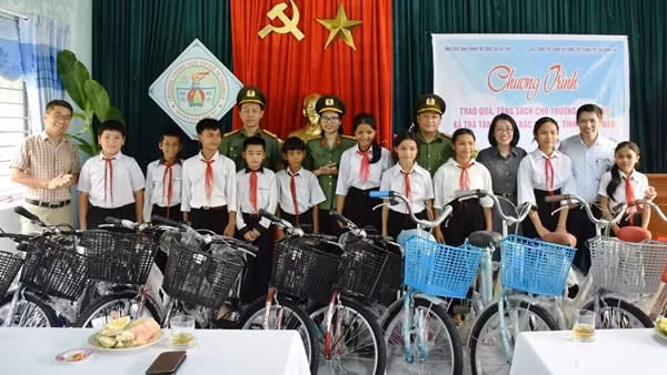 Cục Công tác Đảng và công tác chính trị, Nhà xuất bản chính trị Quốc gia Sự thật tổ chức sinh hoạt chính trị