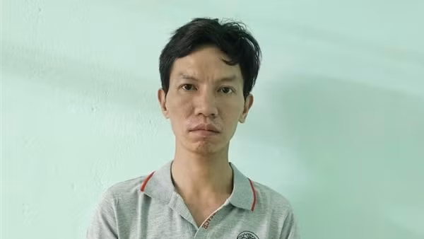 Nhân viên cửa hàng sửa chữa xe máy cầm kéo sát hại đồng nghiệp lúc rạng sáng