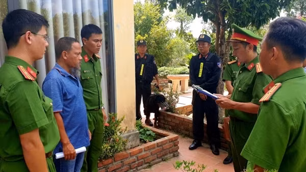 Khởi tố 3 đối tượng hủy hoại rừng ở Phú Yên