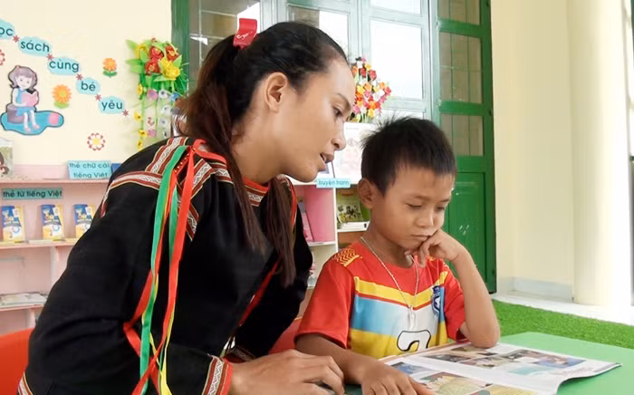 Vầng sáng phía thượng nguồn sông Hinh -0