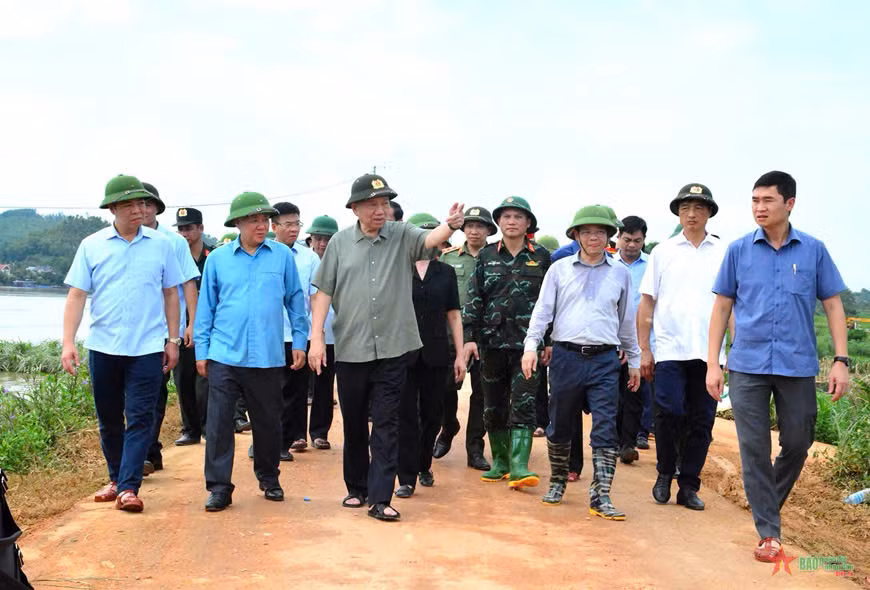 Bảo vệ tuyệt đối an toàn các đồng chí lãnh đạo Đảng, Nhà nước đi thị sát tình hình mưa lũ, cứu hộ, cứu nạn -0