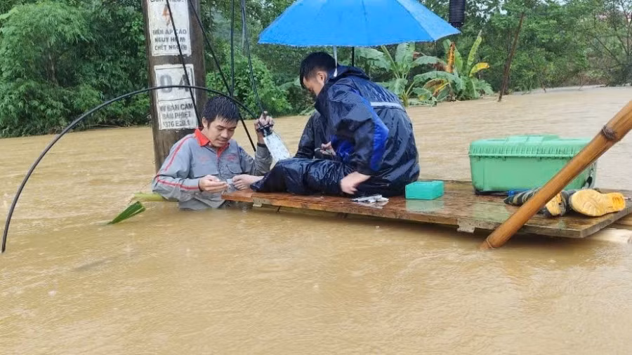 Chạy đua với thời gian để cứu người, cứu “sóng” -0