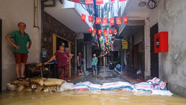Hà Nội yêu cầu tập trung triển khai phương án bảo vệ đê điều xung yếu