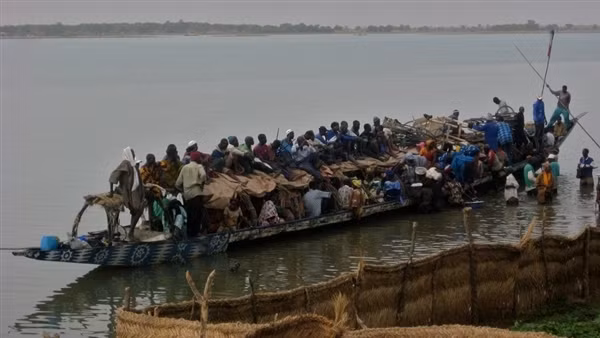 Lật thuyền chở nông dân đi làm ở Nigeria, 64 người thiệt mạng