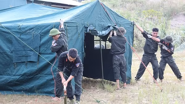 Khẩn trương di dời 17 hộ dân thôn Kho Vàng&nbsp;xuống nơi an toàn