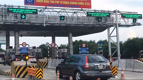 Đề nghị miễn phí đường bộ với xe chở hàng cứu trợ
