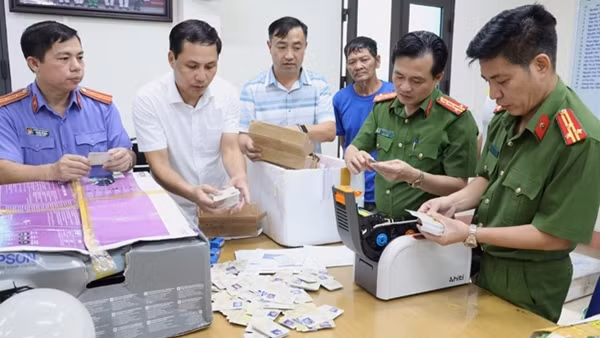 Triệt phá đường dây làm giả bằng cấp, giấy tờ quy mô lớn, thu lợi bất chính hơn 40 tỷ đồng