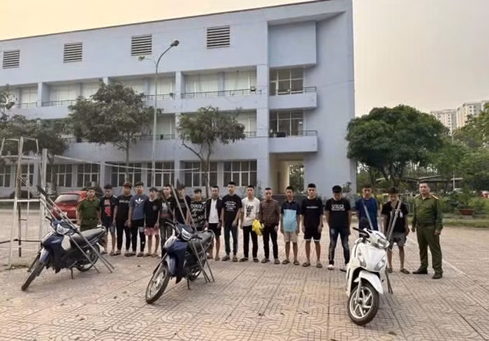Lập nhóm trên mạng ảo, rủ nhau cùng vào tù -0