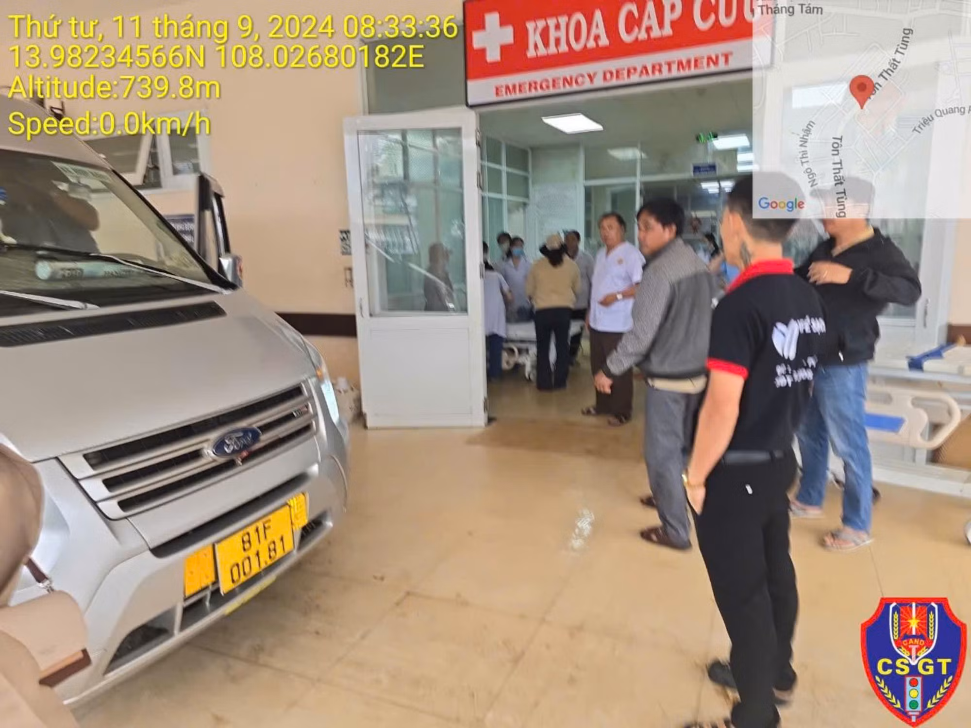 CSGT mở đường cấp cứu, giúp cháu bé qua cơn nguy kịch -0