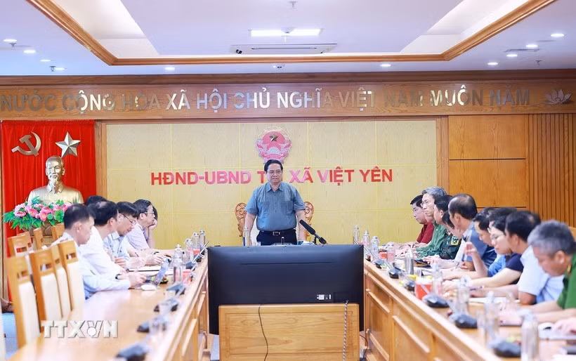 Thủ tướng Phạm Minh Chính chủ trì họp trực tuyến chỉ đạo ứng phó mưa lũ -0