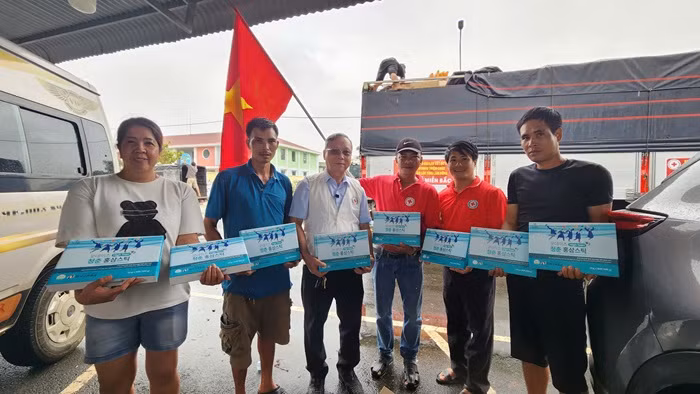 Tặng 3.000 hộp hồng sâm cho đồng bào Lào Cai và Yên Bái -0