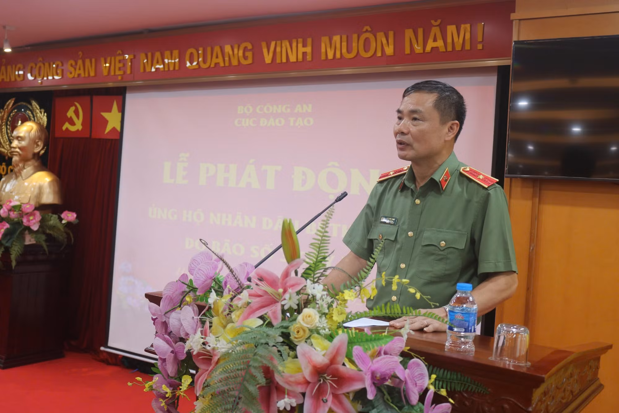 Cục Đào tạo, các học viện CAND ủng hộ nhân dân bị thiệt hại do bão số 3 gây ra -0