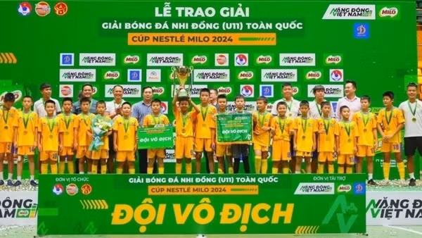 Gian lận tuổi ở giải trẻ Việt Nam, Sông Lam Nghệ An hay VFF đúng?