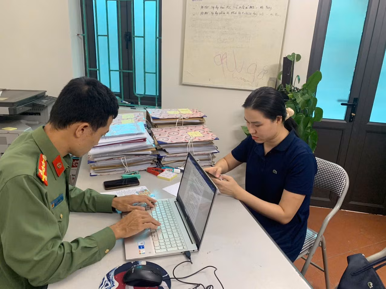 Thêm 16 trường hợp bị xử lý vì đăng tải thông tin sai sự thật về tình hình mưa, lũ&nbsp; -2