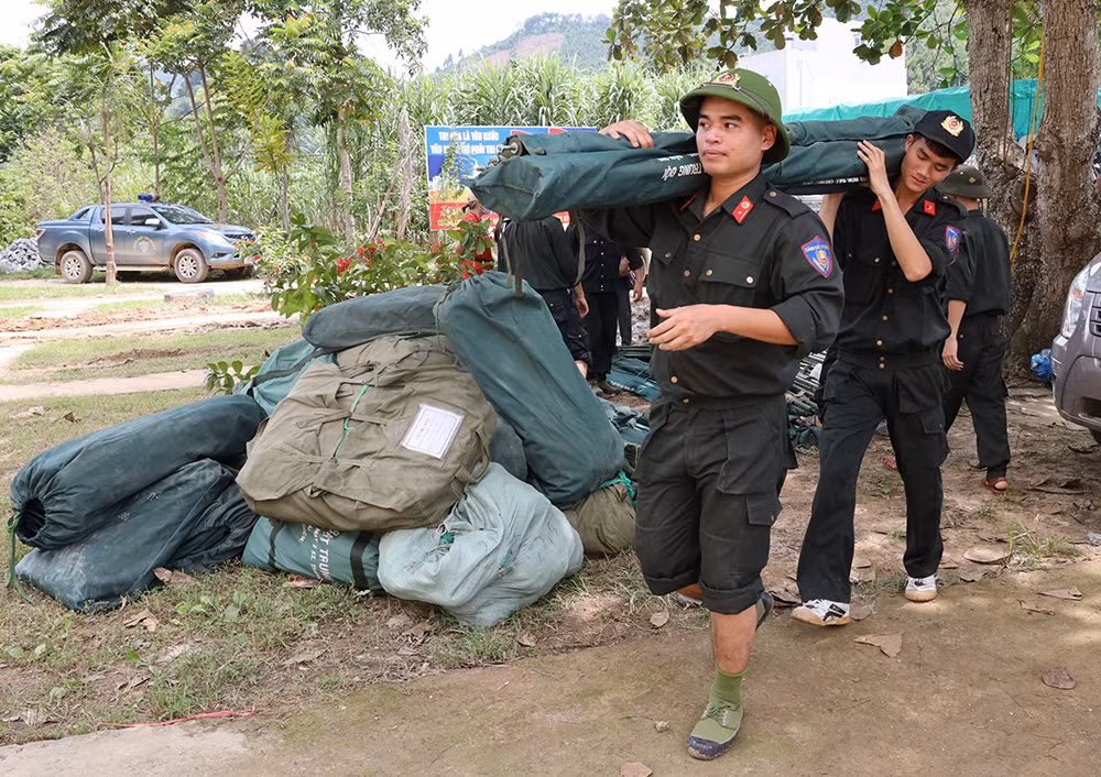 Khẩn trương di dời 17 hộ dân thôn Kho Vàng&nbsp;xuống nơi an toàn -0