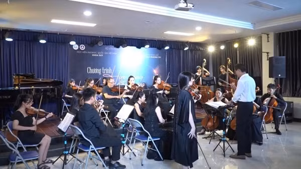 Từ phản ánh của Báo CAND, hơn 100 cán bộ, giảng viên và nhân viên Học viện âm nhạc Huế đã nhận được lương