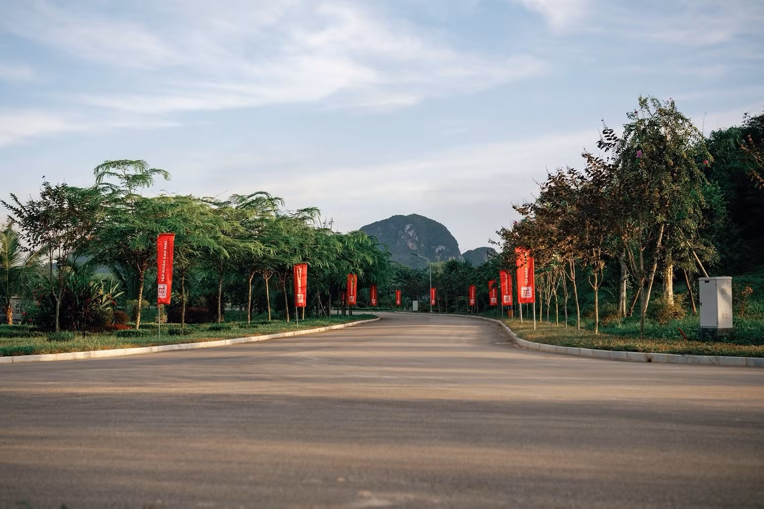 Ngân nga giai điệu La La LAMORI -0