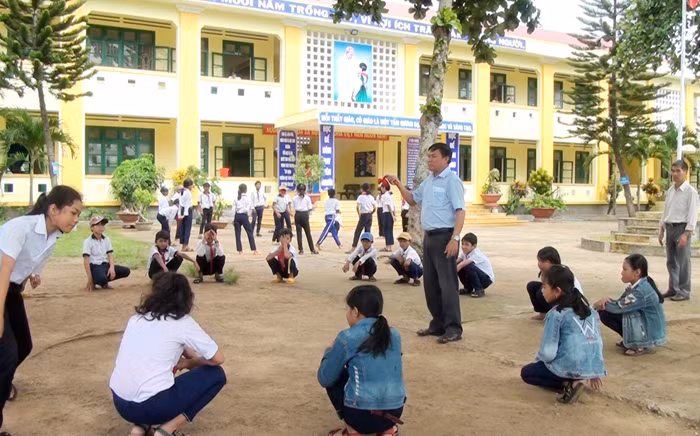 Vầng sáng phía thượng nguồn sông Hinh -0
