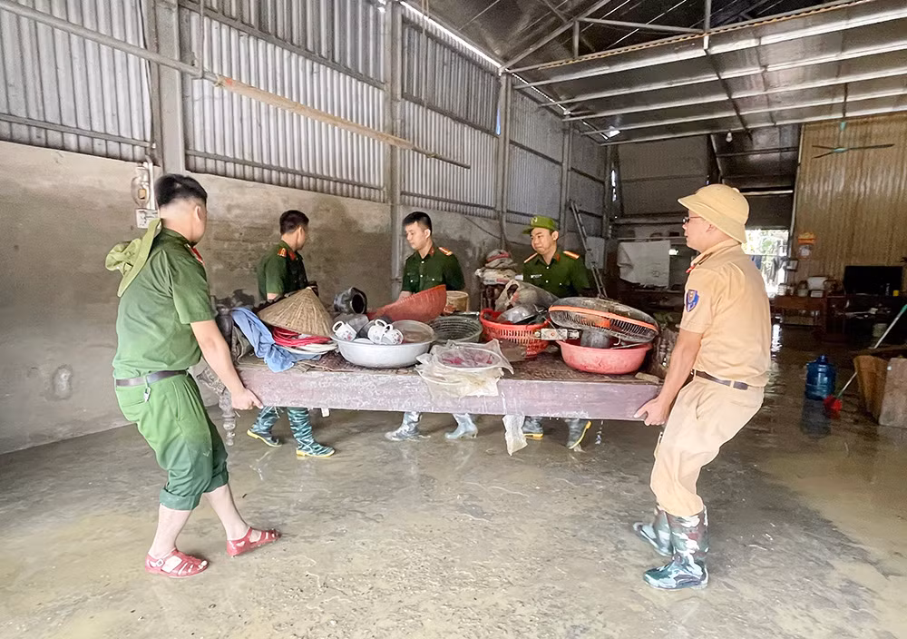 Tập trung huy động nhân lực hỗ trợ dân khắc phục hậu quả thiên tai -0