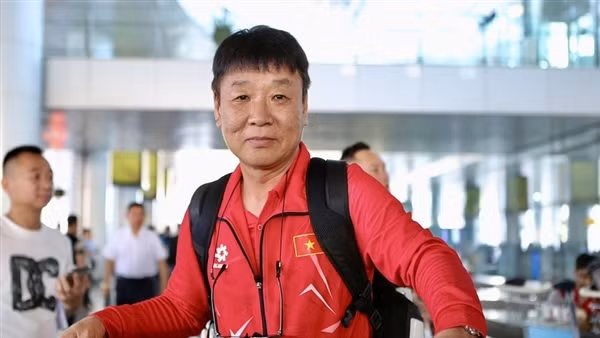 Chuyện chuyên gia ngoại ở đội bắn súng quốc gia: Mong sớm ngã ngũ