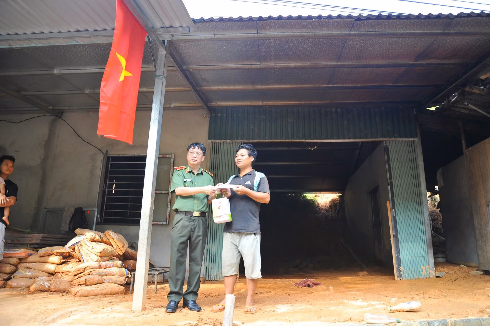 Những kết nối ân tình dành cho đồng bào vùng lũ Lào Cai -0