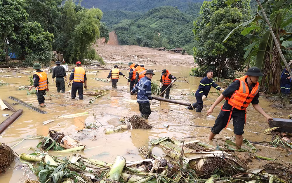 Tường thuật của phóng viên Báo CAND từ hiện trường vụ lũ quét kinh hoàng ở Làng Nủ -0