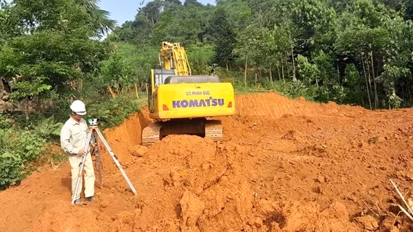 Bắt đầu xây dựng khu tạm cư cho người dân Làng Nủ