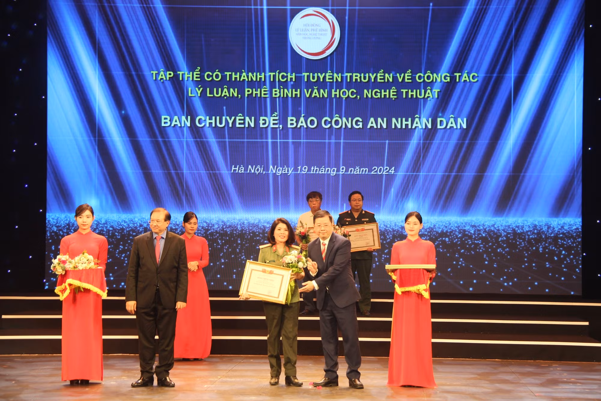 25 tác phẩm được trao Tặng thưởng tác phẩm lý luận, phê bình văn học, nghệ thuật xuất bản năm 2023 -0