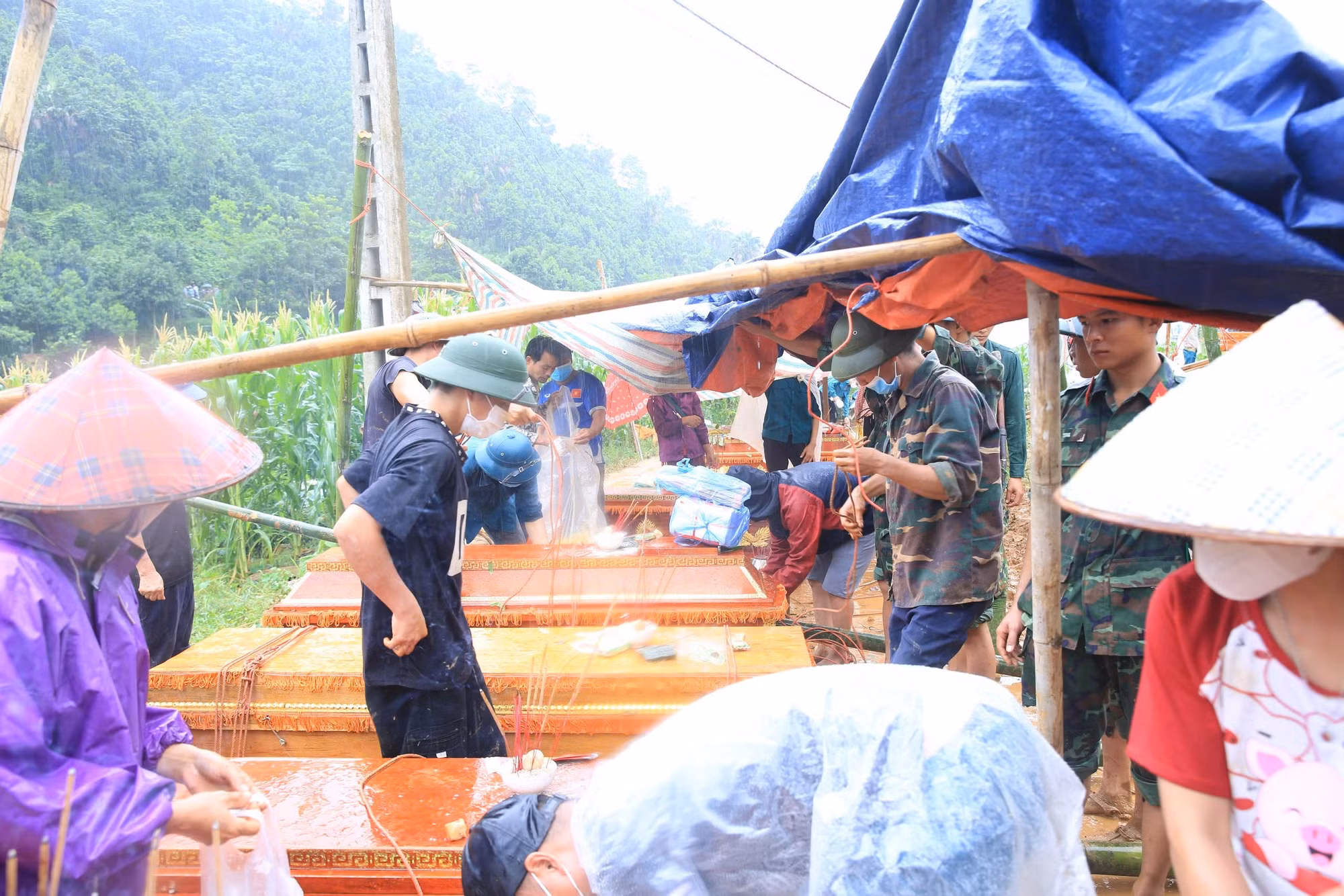 Tường thuật của phóng viên Báo CAND từ hiện trường vụ lũ quét kinh hoàng ở Làng Nủ -2