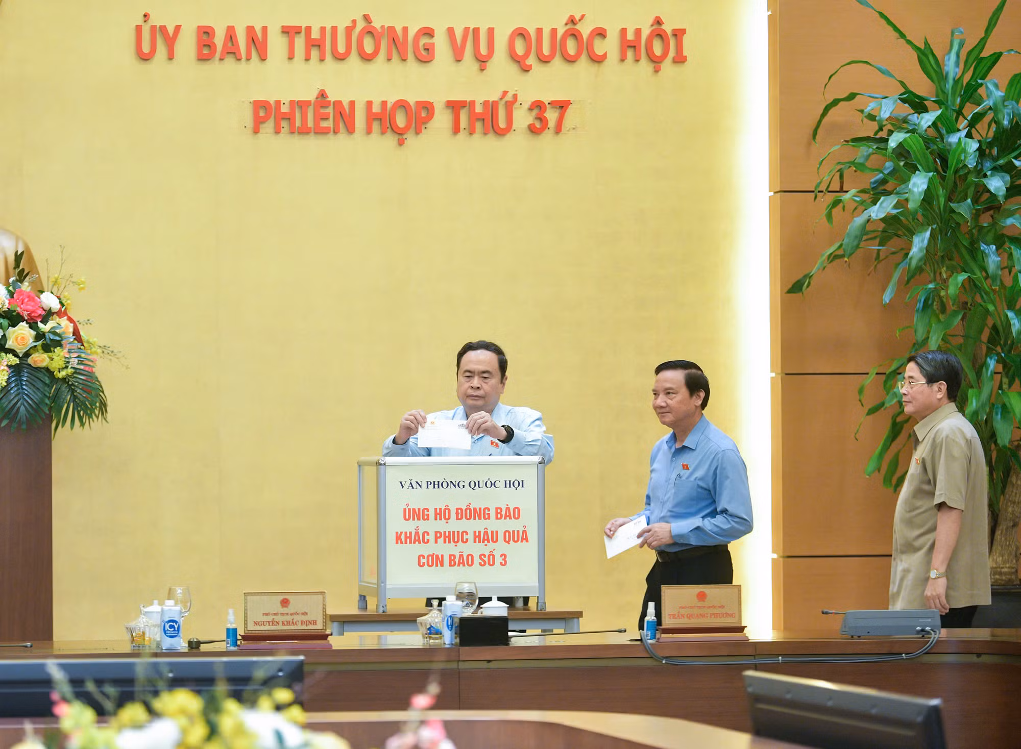 Uỷ ban Thường vụ Quốc hội ủng hộ đồng bào khắc phục hậu quả bão, lũ -0