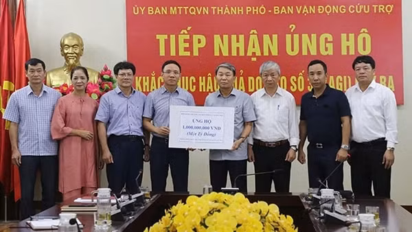 Tiếp nhận 1 tỷ đồng từ Hội đồng hương Hải Phòng tại Hà Nội khắc phục bão số 3