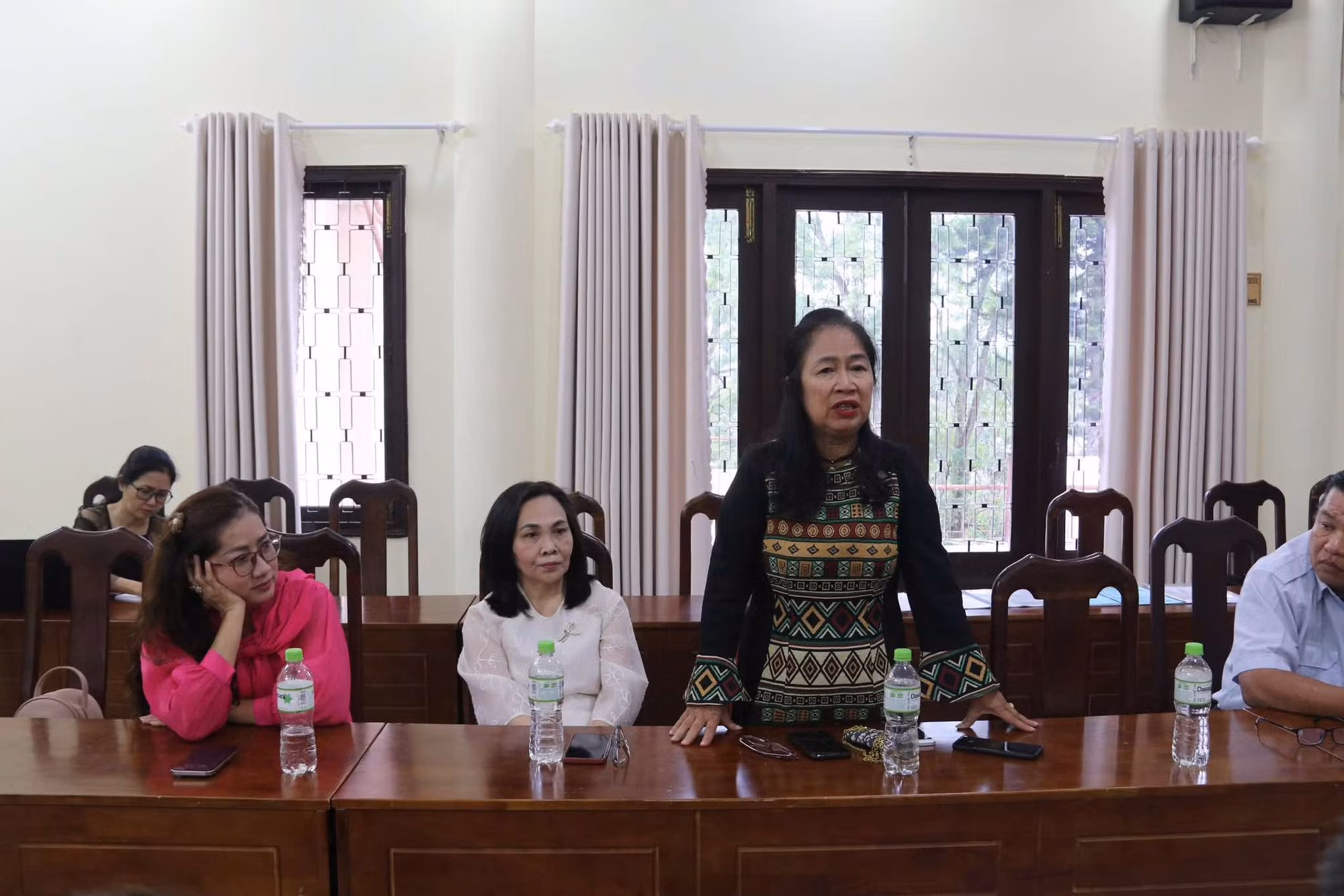 Bế mạc Trại sáng tác viết kịch bản văn học năm 2024: Hy vọng có thêm nhiều tác phẩm hay về thành phố ngàn hoa -0