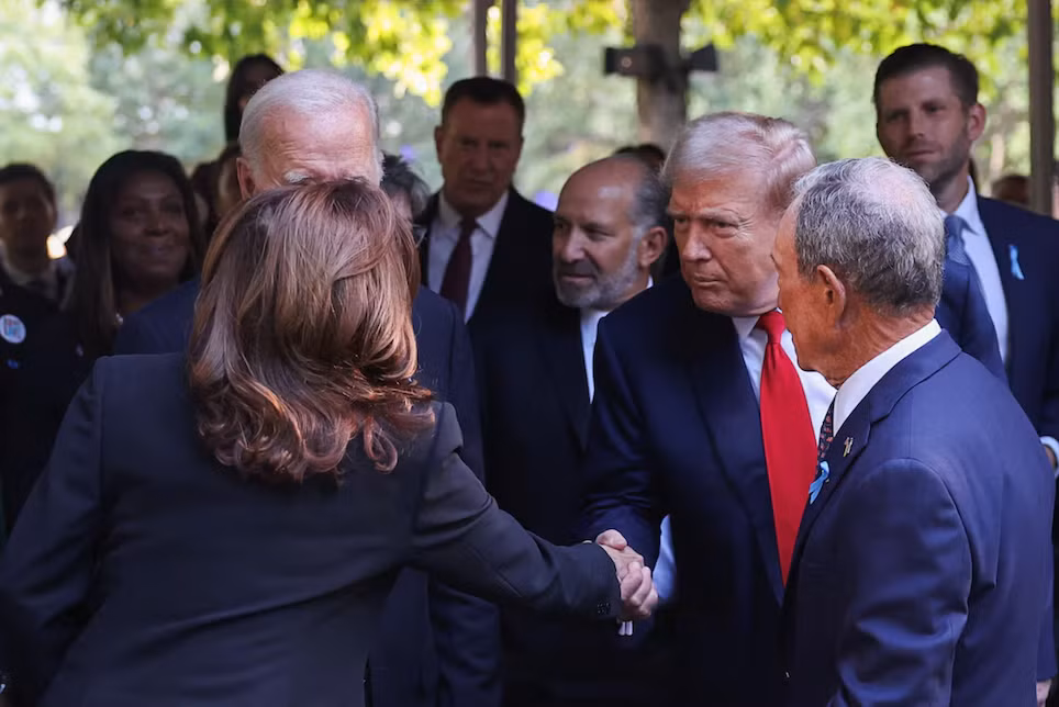 Tổng thống Biden và hai ứng viên Harris, Trump xuất hiện chung một khung hình -1