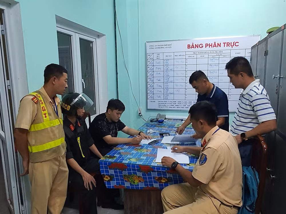 CSGT tuần tra “ra”… ma túy -0
