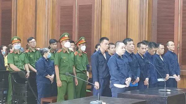 Băng nhóm đánh bạc trên sân thượng lãnh án