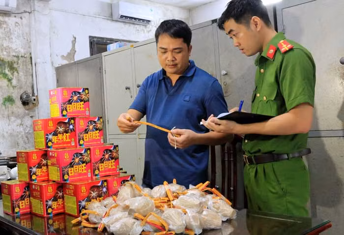 Vừa hết thời hạn án treo vẫn tiếp tục buôn hàng cấm -0