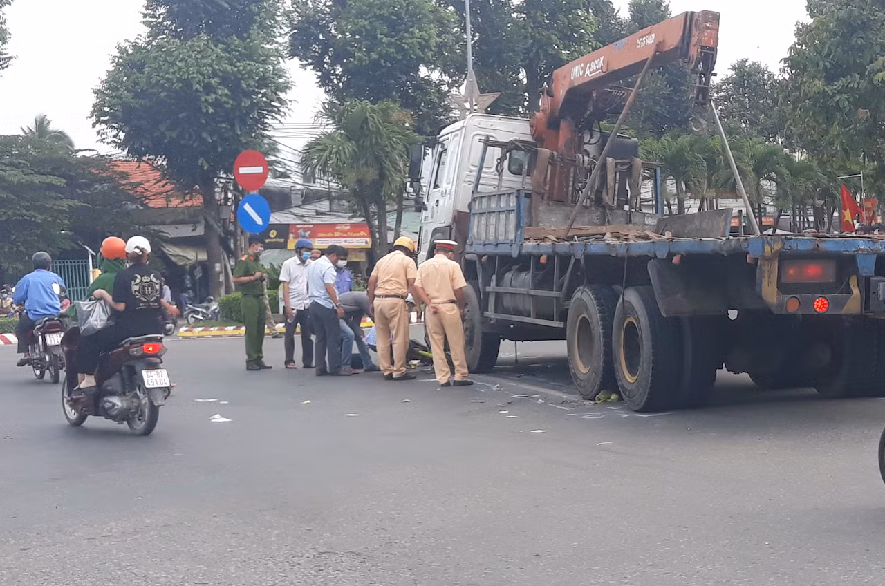 Va chạm xe tải, một học sinh tử vong tại chỗ -0