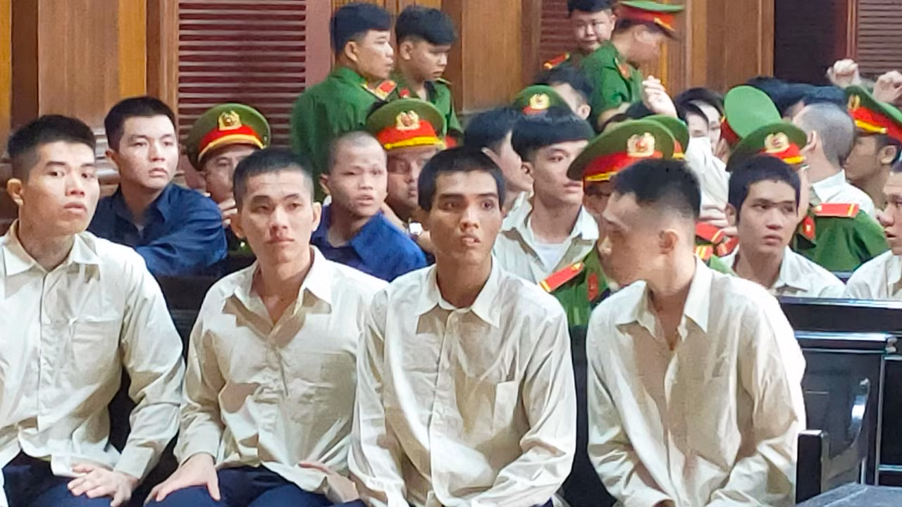 Băng nhóm áo cam gây rối trật tự công cộng lãnh án -0