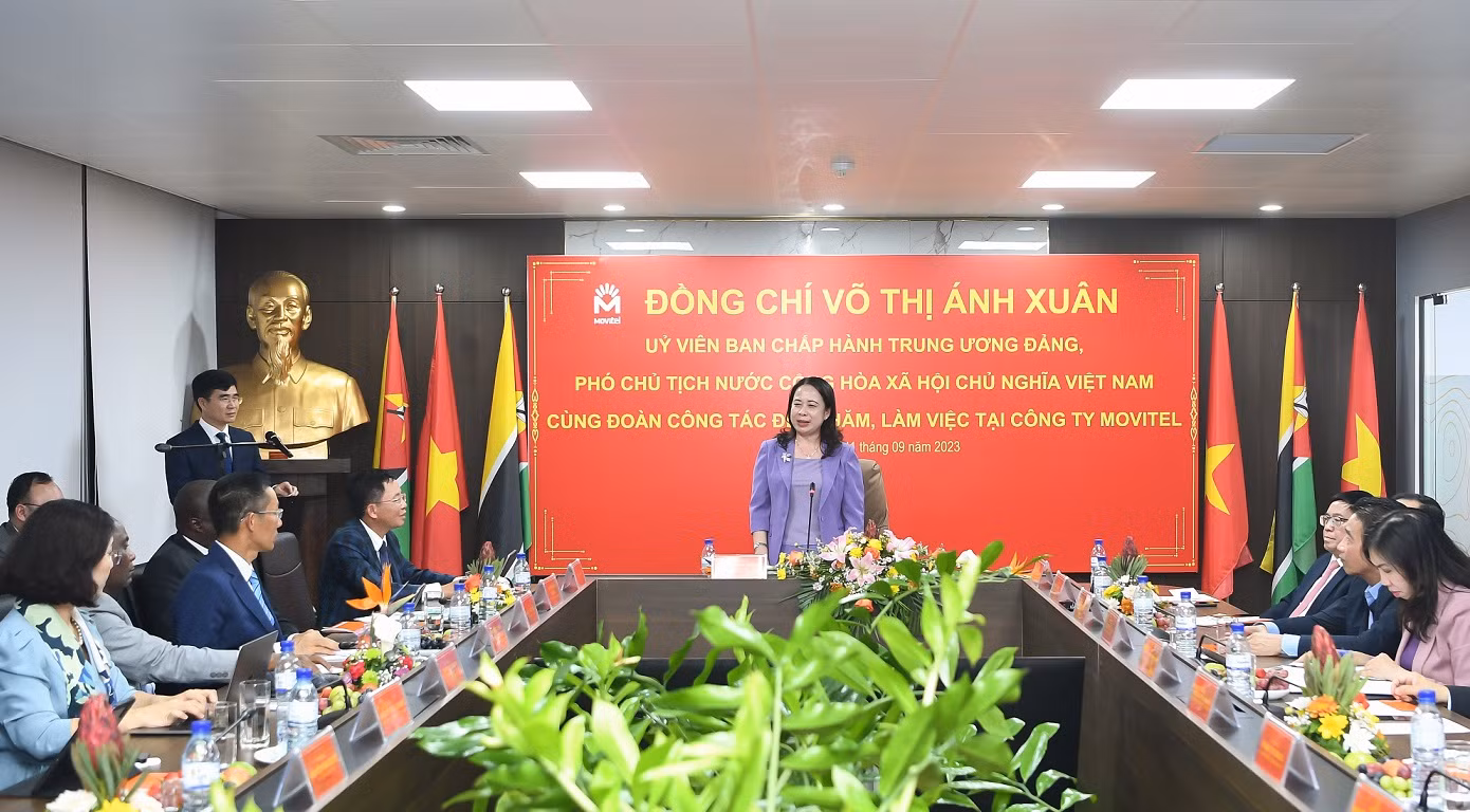 Phó Chủ tịch nước Võ Thị Ánh Xuân đến thăm và làm việc tại Viettel Mozambique -0
