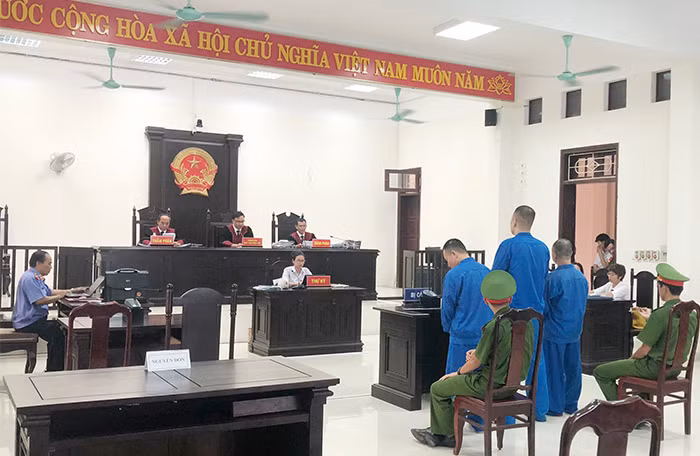 Kẻ thợ mộc trượt dài trong “vũng lầy” của ma túy -0